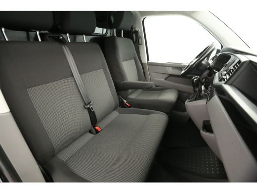 Volkswagen Transporter 2.0 TDI L2H1 150PK DSG Automaat Airco Camera Carplay Cruise PDC 2xSchuifdeur Trekhaak ActivLease financial lease