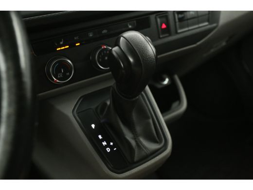 Volkswagen Transporter 2.0 TDI L2H1 150PK DSG Automaat Airco Camera Carplay Cruise PDC 2xSchuifdeur Trekhaak ActivLease financial lease