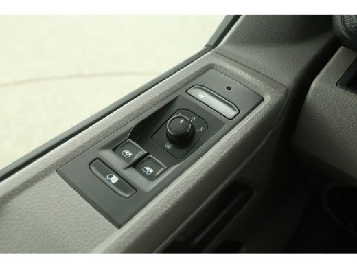 Volkswagen Transporter 2.0 TDI L2H1 150PK DSG Automaat Airco Camera Carplay Cruise PDC 2xSchuifdeur Trekhaak ActivLease financial lease