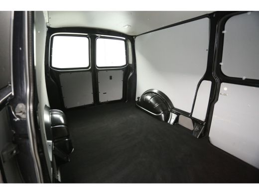 Volkswagen Transporter 2.0 TDI L2H1 150PK DSG Automaat Airco Camera Carplay Cruise PDC 2xSchuifdeur Trekhaak ActivLease financial lease