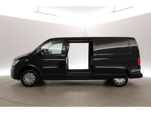 Volkswagen Transporter 2.0 TDI L2H1 150PK DSG Automaat Airco Camera Carplay Cruise PDC 2xSchuifdeur Trekhaak ActivLease financial lease
