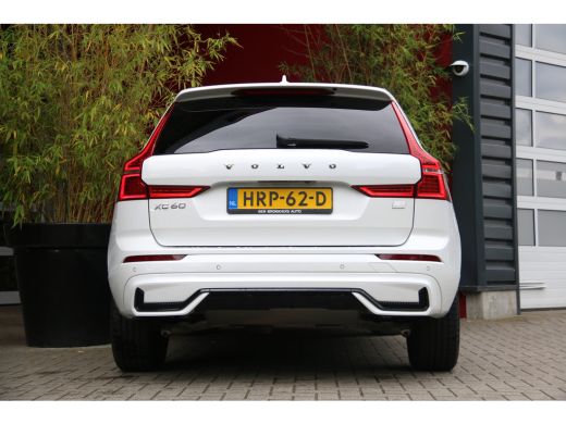 Volvo  XC60 2.0 T6 Plug-in hybrid AWD Plus Dark | Panoramadak | Memory seats | Pilot Assist | Camera | Stuur/... ActivLease financial lease