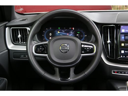 Volvo  XC60 2.0 T6 Plug-in hybrid AWD Plus Dark | Panoramadak | Memory seats | Pilot Assist | Camera | Stuur/... ActivLease financial lease