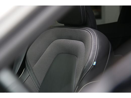 Volvo  XC60 2.0 T6 Plug-in hybrid AWD Plus Dark | Panoramadak | Memory seats | Pilot Assist | Camera | Stuur/... ActivLease financial lease