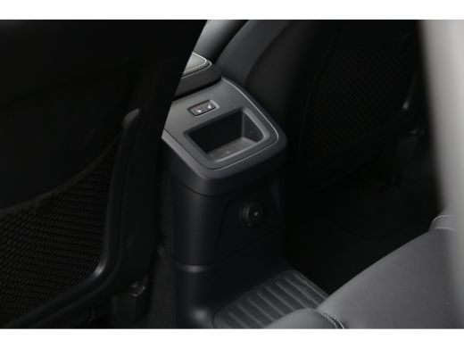 Volvo  XC60 2.0 T6 Plug-in hybrid AWD Plus Dark | Panoramadak | Memory seats | Pilot Assist | Camera | Stuur/... ActivLease financial lease