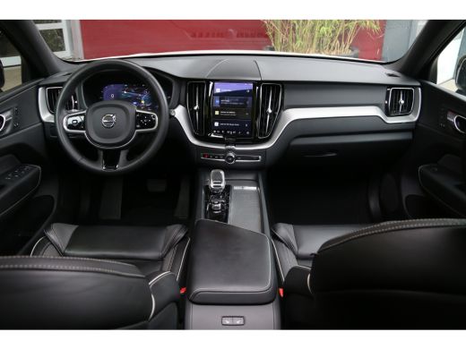 Volvo  XC60 2.0 T6 Plug-in hybrid AWD Plus Dark | Panoramadak | Memory seats | Pilot Assist | Camera | Stuur/... ActivLease financial lease
