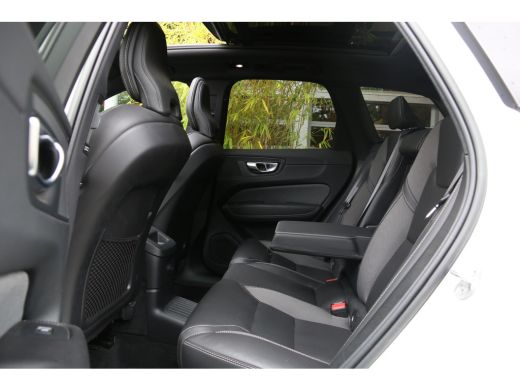 Volvo  XC60 2.0 T6 Plug-in hybrid AWD Plus Dark | Panoramadak | Memory seats | Pilot Assist | Camera | Stuur/... ActivLease financial lease