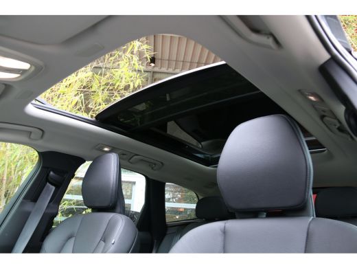 Volvo  XC60 2.0 T6 Plug-in hybrid AWD Plus Dark | Trekhaak | 360 Camera | Panoramadak | Memory seats | Pilot ... ActivLease financial lease