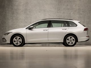 Volkswagen Golf 1.0 eTSI Sport Life Automaat (GROOT NAVI, CLIMATE, STUUR/STOELVERWARMING, SFEERVERLICHTING, PARKE...