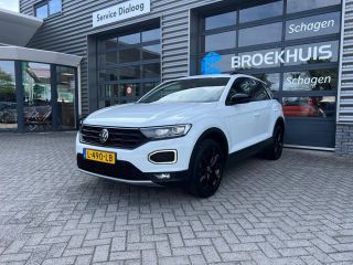 Volkswagen T-Roc 1.5 TSI 150 pk Sport 7-DSG | Achteruitrijcamera | Airco (automatisch) | Buitenspiegels elektrisch...