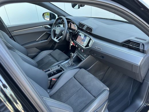 Audi Q3 45 TFSI eHybrid 245pk S Edition | S-Line | Pano dak ActivLease financial lease