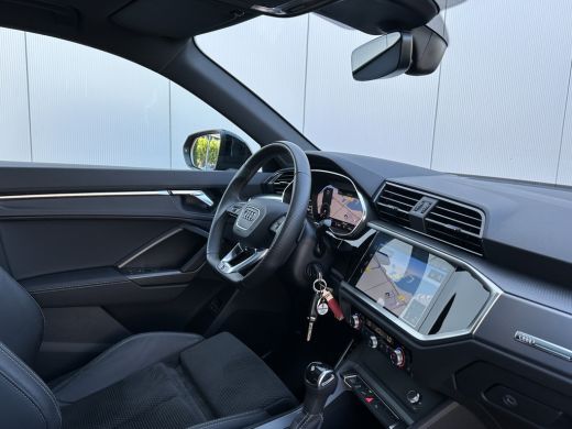 Audi Q3 45 TFSI eHybrid 245pk S Edition | S-Line | Pano dak ActivLease financial lease