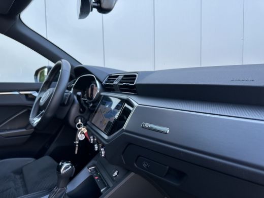 Audi Q3 45 TFSI eHybrid 245pk S Edition | S-Line | Pano dak ActivLease financial lease