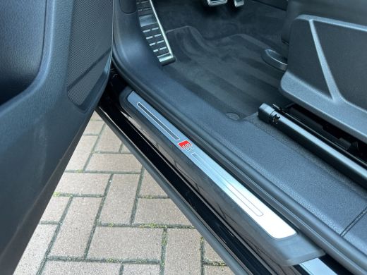 Audi Q3 45 TFSI eHybrid 245pk S Edition | S-Line | Pano dak ActivLease financial lease