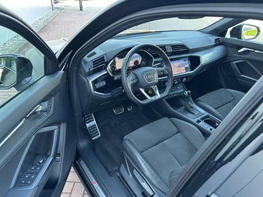 Audi Q3 45 TFSI eHybrid 245pk S Edition | S-Line | Pano dak ActivLease financial lease