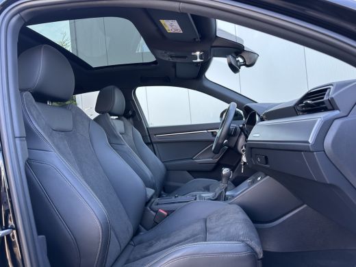 Audi Q3 45 TFSI eHybrid 245pk S Edition | S-Line | Pano dak ActivLease financial lease