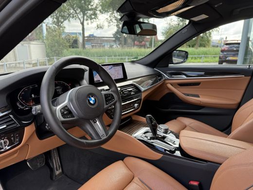 BMW 5 Serie Touring 520i Aut. M-Sport | Panorama | Trekhaak | Memory | ActivLease financial lease