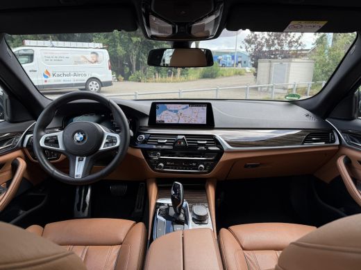 BMW 5 Serie Touring 520i Aut. M-Sport | Panorama | Trekhaak | Memory | ActivLease financial lease