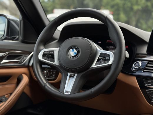 BMW 5 Serie Touring 520i Aut. M-Sport | Panorama | Trekhaak | Memory | ActivLease financial lease