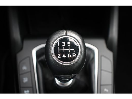 Ford Focus 1.0EB HYBRID TITANIUM | ORIGINEEL NL! | DEALER OH! | NAVIGATIE | LMV | CRUISE CONTROL | CAMERA | ... ActivLease financial lease