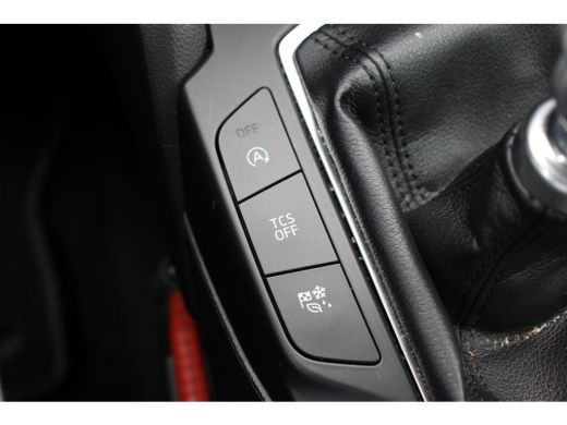 Ford Focus 1.0EB HYBRID TITANIUM | NL-AUTO! | DEALER OH! | NAVIGATIE | LMV | CRUISE | CAMERA | AIRCO | DEALE... ActivLease financial lease