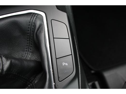 Ford Focus 1.0EB HYBRID TITANIUM | ORIGINEEL NL! | DEALER OH! | NAVIGATIE | LMV | CRUISE CONTROL | CAMERA | ... ActivLease financial lease