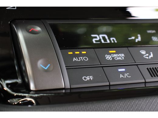 Hyundai Inster E-MOTION | NL-AUTO! | ADAPTICE CRUISE | KEYLESS ENTRY+GO | CAMERA | NAVI | CLIMA | TOMBOY KHAKI |... ActivLease financial lease