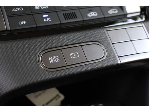 Hyundai Inster E-MOTION | NL-AUTO! | ADAPTICE CRUISE | KEYLESS ENTRY+GO | CAMERA | NAVI | CLIMA | TOMBOY KHAKI |... ActivLease financial lease