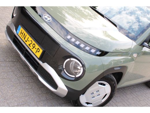 Hyundai Inster E-MOTION | NL-AUTO! | ADAPTICE CRUISE | KEYLESS ENTRY+GO | CAMERA | NAVI | CLIMA | TOMBOY KHAKI |... ActivLease financial lease
