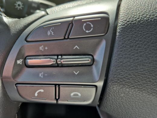 Hyundai IONIQ Comfort EV 38 kWh | Stoelverwarming | Navigatie | Apple Carplay -Android Auto | Rijklaarprijs! ActivLease financial lease