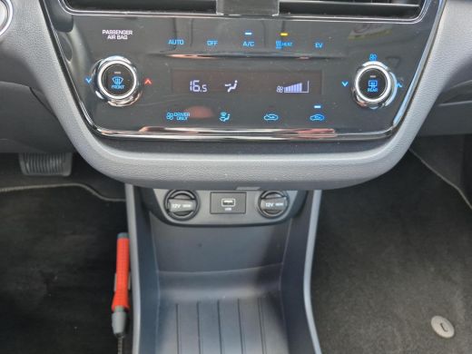 Hyundai IONIQ Comfort EV 38 kWh | Stoelverwarming | Navigatie | Apple Carplay -Android Auto | Rijklaarprijs! ActivLease financial lease