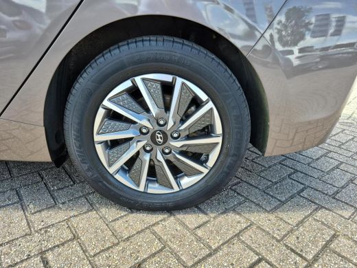 Hyundai IONIQ Comfort EV 38 kWh | Stoelverwarming | Navigatie | Apple Carplay -Android Auto | Rijklaarprijs! ActivLease financial lease