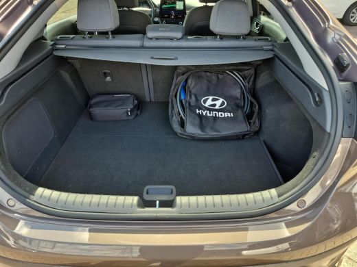 Hyundai IONIQ Comfort EV 38 kWh | Stoelverwarming | Navigatie | Apple Carplay -Android Auto | Rijklaarprijs! ActivLease financial lease