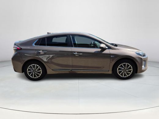 Hyundai IONIQ Comfort EV 38 kWh | Stoelverwarming | Navigatie | Apple Carplay -Android Auto | Rijklaarprijs! ActivLease financial lease