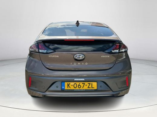 Hyundai IONIQ Comfort EV 38 kWh | Stoelverwarming | Navigatie | Apple Carplay -Android Auto | Rijklaarprijs! ActivLease financial lease