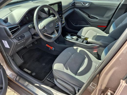 Hyundai IONIQ Comfort EV 38 kWh | Stoelverwarming | Navigatie | Apple Carplay -Android Auto | Rijklaarprijs! ActivLease financial lease