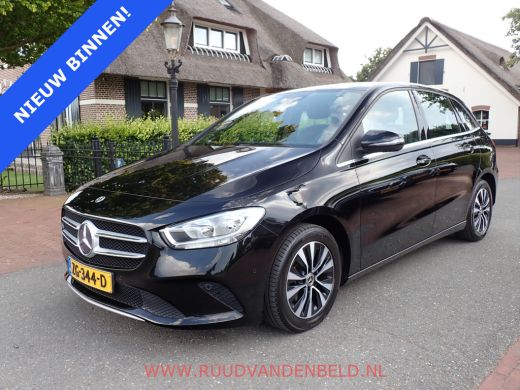 Mercedes-Benz B-Klasse 180D AUT. SPORTLEER/CAMERA/CARPLAY/DAB/NAVI Mercedes-Benz B-Klasse 180D AUT. SPORTLEER/CAMERA/CARPLAY/DAB/NAVI