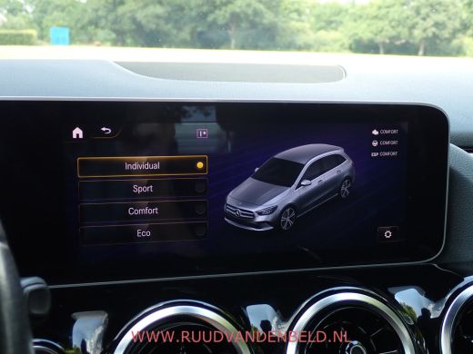 Mercedes-Benz B-Klasse 180D AUT. SPORTLEER/CAMERA/CARPLAY/DAB/NAVI ActivLease financial lease