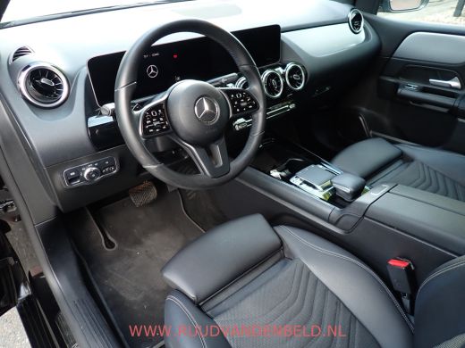 Mercedes-Benz B-Klasse 180D AUT. SPORTLEER/CAMERA/CARPLAY/DAB/NAVI ActivLease financial lease
