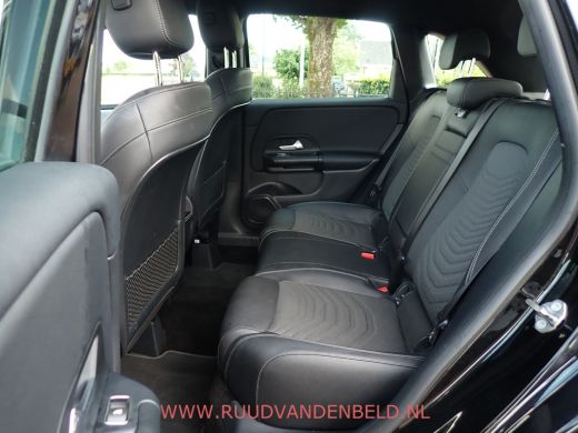 Mercedes-Benz B-Klasse 180D AUT. SPORTLEER/CAMERA/CARPLAY/DAB/NAVI ActivLease financial lease