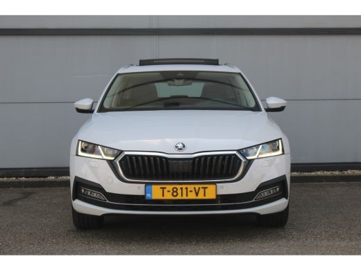 Skoda Octavia Combi 1.4 TSI iV PHEV Business | LederAlcantara | Crystal Light | Canton | HeadUp | Memory | Elek... ActivLease financial lease