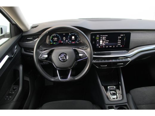Skoda Octavia Combi 1.4 TSI iV PHEV Business | LederAlcantara | Crystal Light | Canton | HeadUp | Memory | Elek... ActivLease financial lease