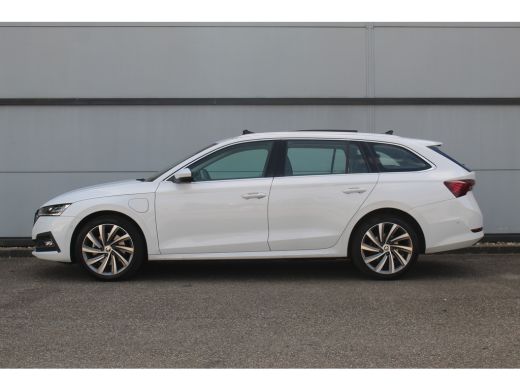 Skoda Octavia Combi 1.4 TSI iV PHEV Business | LederAlcantara | Crystal Light | Canton | HeadUp | Memory | Elek... ActivLease financial lease