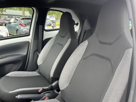 Toyota Aygo 1.0 VVT-i MT Play | Uit voorraad leverbaar | ActivLease financial lease