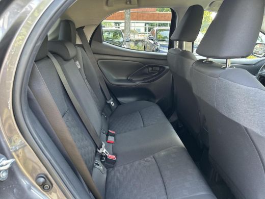 Toyota Yaris 1.5 Hybrid 115 First Edition ActivLease financial lease