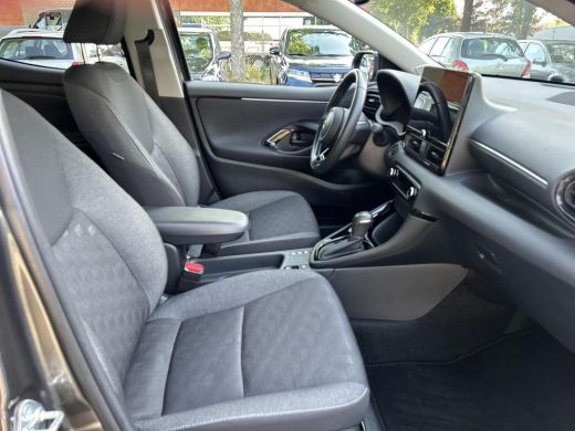 Toyota Yaris 1.5 Hybrid 115 First Edition ActivLease financial lease