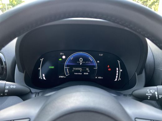 Toyota Yaris 1.5 Hybrid 115 First Edition ActivLease financial lease
