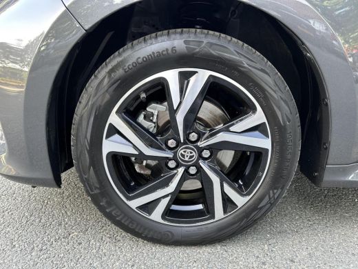 Toyota Yaris 1.5 Hybrid 115 First Edition ActivLease financial lease
