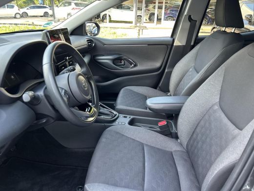Toyota Yaris 1.5 Hybrid 115 First Edition ActivLease financial lease