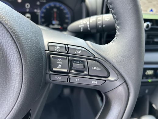 Toyota Yaris 1.5 Hybrid 130 Executive ActivLease financial lease